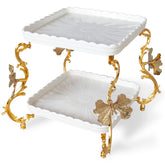Platouri etajate din portelan cu detalii aurii