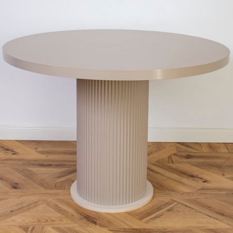MASA CAPUCINO, ROTUNDA CU RIFLAJE 105X105X75CM