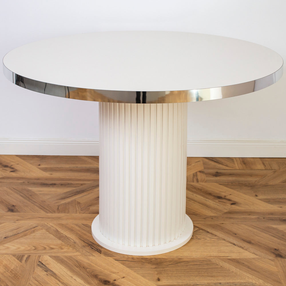 MASA ALB & ARGINTIU, ROTUNDA CU RIFLAJE 105X105X75CM – DecorClasic.ro