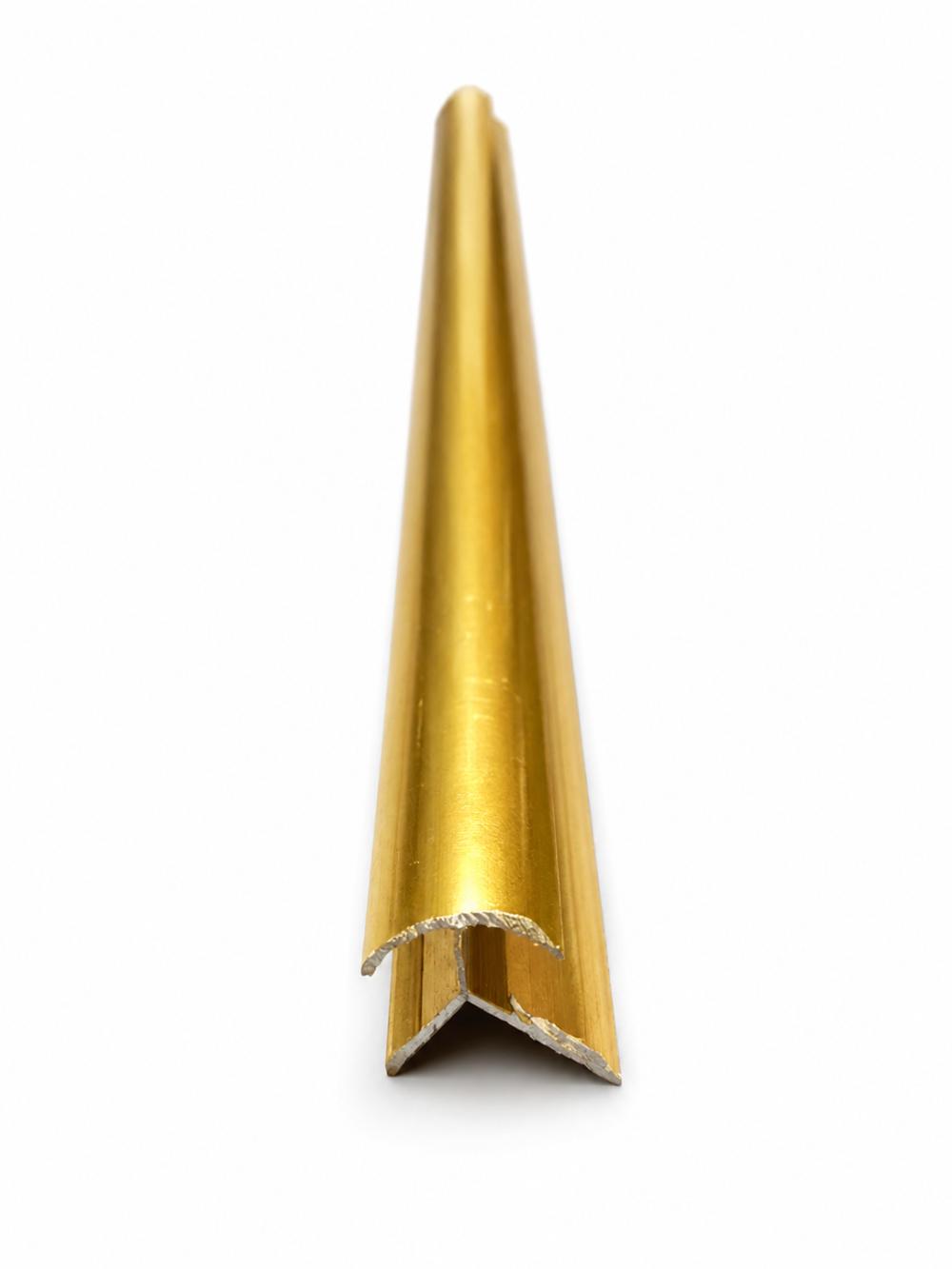 Colț exterior decorativ pentru plăci PVC – finisaj premium auriu