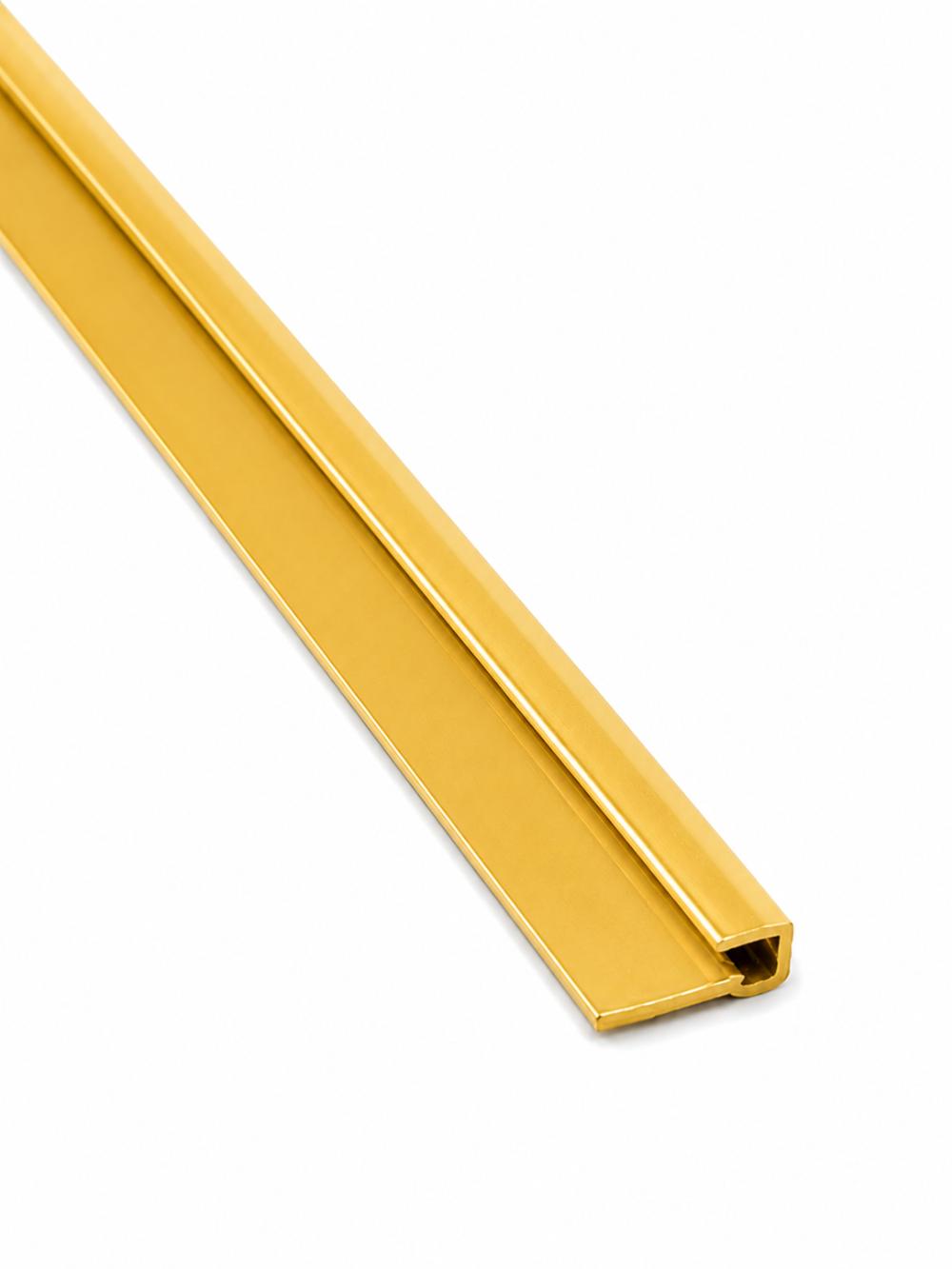 Profil decorativ FINAL pentru plăci PVC – finisaj premium auriu